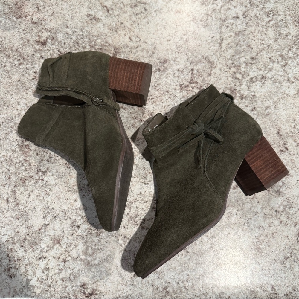 Violet & Red Women’s Olive Green Jenna Suede Boots 8.5M